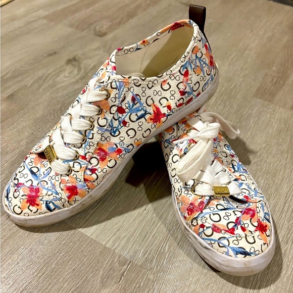 Guess Shoes - Guess Sneakers! 💋